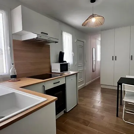 Leo - Cosy Entierement Renove Avec Courette 비시