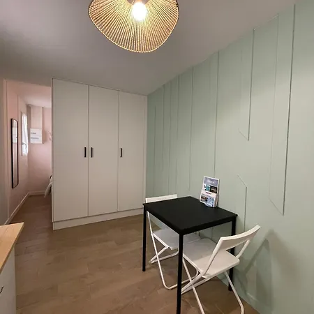 Leo - Cosy Entierement Renove Avec Courette * 비시