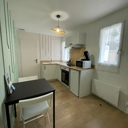 Leo - Cosy Entierement Renove Avec Courette 아파트 *