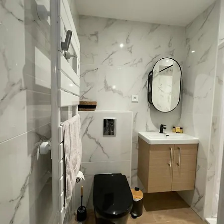 Leo - Cosy Entierement Renove Avec Courette