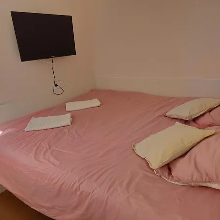 Leo - Cosy Entierement Renove Avec Courette * 비시